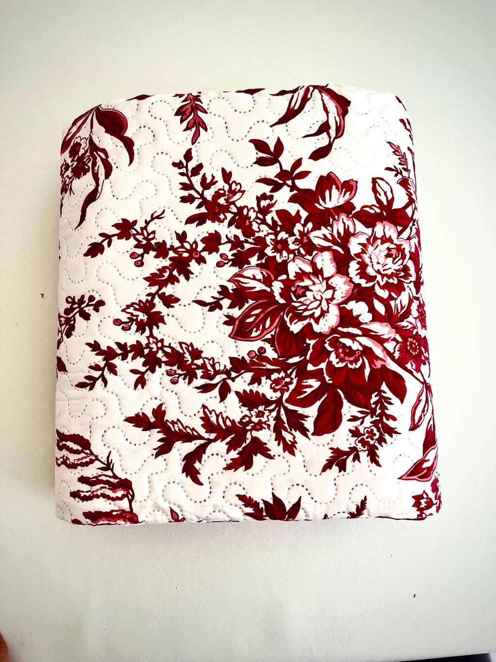 3-Piece Queen Size Printed WHITE AND RED Quilt Set -RED Flower