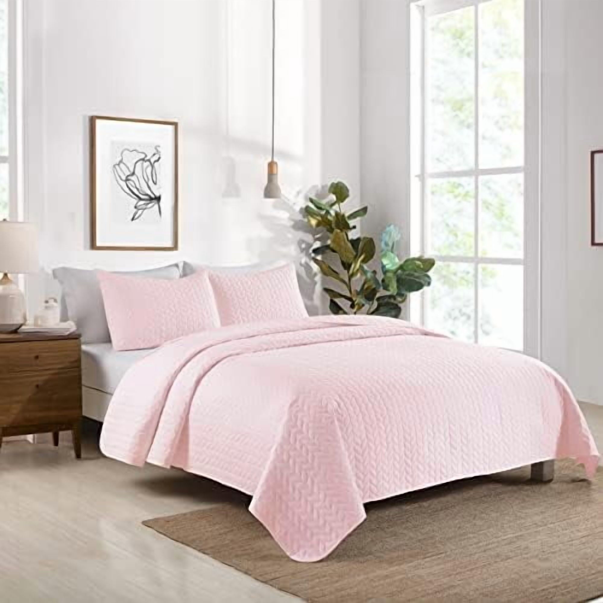 3-Piece Queen Quilt Set, Lightweight Soft Warm Full Size Leaf Embroidered Bedspread Coverlet (90x90 inches) with 2 Pillow Shams (20x26 inches) for All Season, Pink