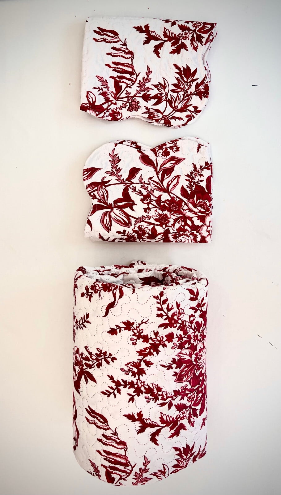 3-Piece Queen Size Printed WHITE AND RED Quilt Set -RED Flower