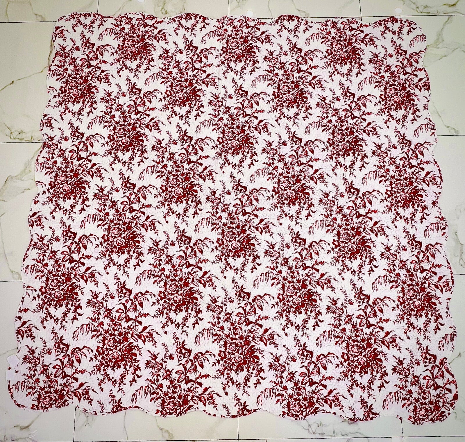 3-Piece Queen Size Printed WHITE AND RED Quilt Set -RED Flower
